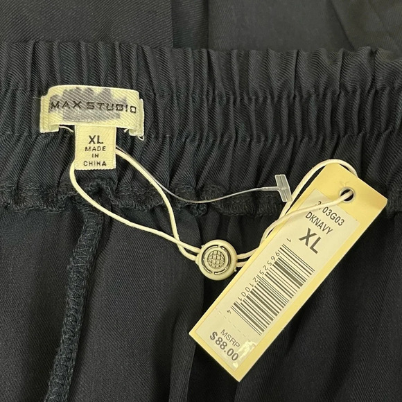 NEW Max Studio Shorts Womens Size XL Navy Blue Pull On NWT - Picture 3 of 8